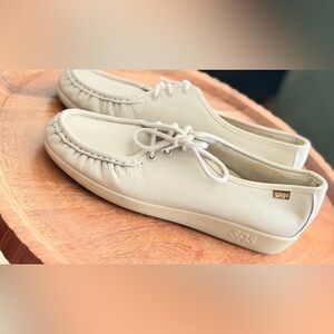 SAS Siesta - Lace Up Loafer size 9 great condition